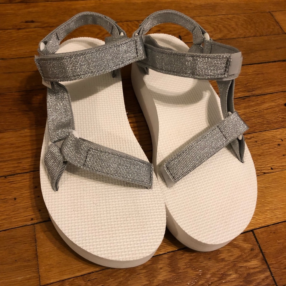 TEVA Flatform Universal, white/metallic silver